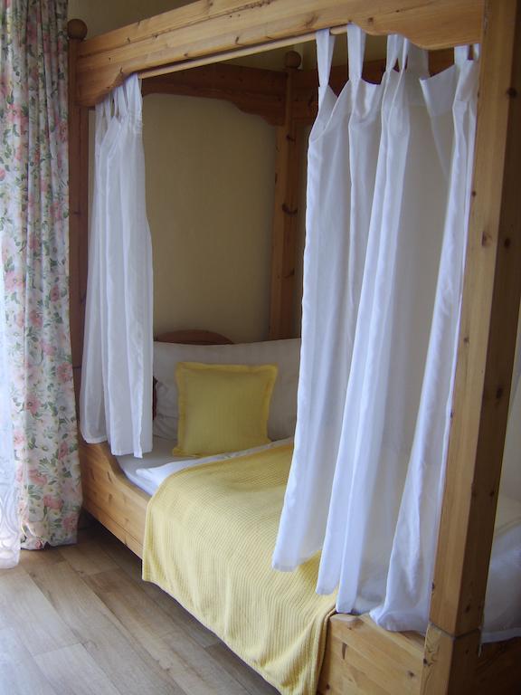 Star Hotel Fachbach Room photo